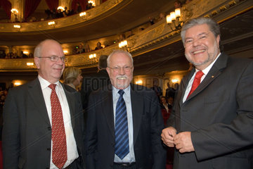 Prof. Dr. Richard Schroeder  Lothar de Maiziere und Kurt Beck  Quadriga-Preisverleihung
