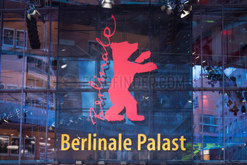 Berlin  Deutschland  der Berlinale Palast zur 65. Berlinale