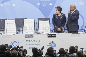 UN-Klimakonferenz Bonn 2017 - Patricia Espinosa Cantellano  Frank Bainimarama
