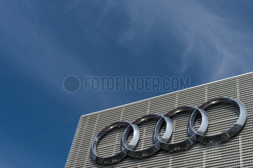 Berlin  Deutschland  das Audi-Logo am Gebaeude des neuen Standortes in Adlershof