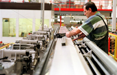 Produktion bei Saurer Sticksysteme  Arbon  Schweiz
