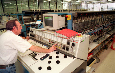 Zaehlerproduktion bei der Siemens Metering AG  Zug  Schweiz