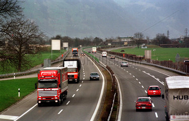 Autobahn bei Stans (Schweiz)
