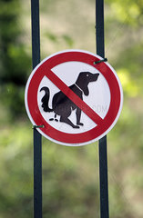 Berlin  Deutschland  Schild Hundekot verboten