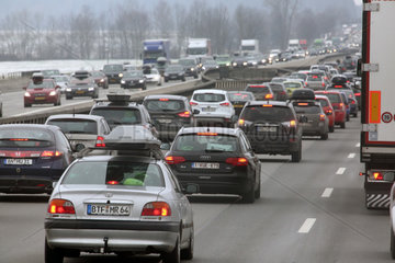 Holzkirchen  Deutschland  hohes Verkehrsaufkommen auf der A8