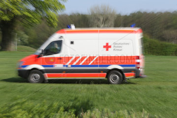 Hoppegarten  Deutschland  Rettungswagen des Deutschen Roten Kreuzes