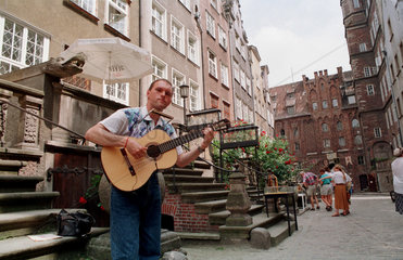 Strassenmusikant in der Altstadt von Danzig  Polen