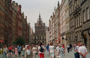 Fussgaengerzone in der Altstadt von Danzig  Polen