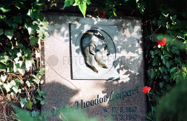 Berlin  Urnengrab des Gewerkschafters Theodor Leipart