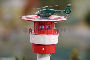 Hamburg  Deutschland  ein Hubschrauber auf einem Leuchtturm im Miniaturwunderland