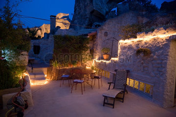 Les Baux-de-Provence  Frankreich  Dachterrasse des Hotels -Prince noir- am Abend