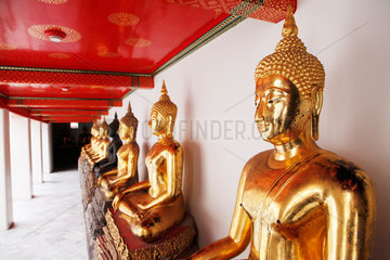 Bangkok  Thailand  Buddhafiguren im Tempel Wat Pho