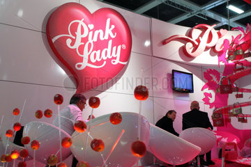 Berlin  Deutschland  Messestand der Association Pink Lady Europe