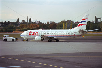 Flugzeug der Czech Airlines auf dem Flughafen in Prag  Tschechien