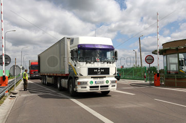 Koroszczyn  Polen  deutscher LKW bei der Einfuhr
