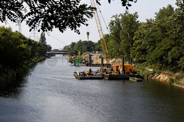 Baustelle am Kanal