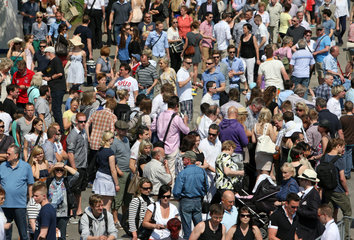Leipzig  Deutschland  Menschenmenge