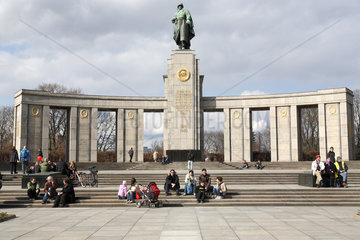 Berlin  Deutschland  Sowjetisches Ehrenmal im Tiergarten
