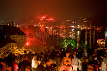 Koblenz  Deutschland  Zuschauer bei der Veranstaltung Rhein in Flammen