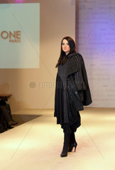 Posen  Polen  Model praesentiert die Kollektion von One-O-One Paris