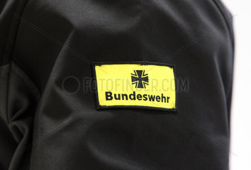Hamburg  Deutschland  Aufnaeher mit dem Hoheitszeichen der Bundeswehr auf einer Jacke