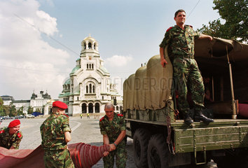 Rekruten der Bulgarischen Armee nach einer Feierlichkeit in Sofia