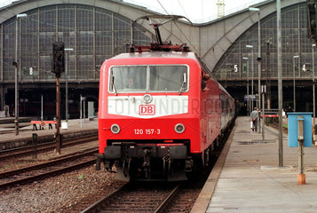 Leipzig  Hauptbahnhof  Personenzug