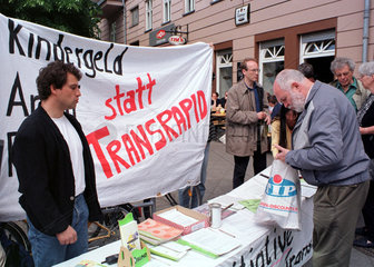 Unterschriftensammlung  Volksinitiative gegen Transrapid