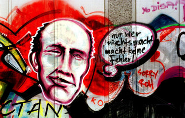 Graffiti  Spruch -nur wer nichts macht macht keine Fehler!-