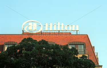 Berlin  Logo des Hotelkonzerns Hilton
