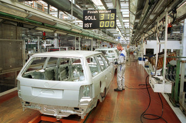 Automobilproduktion bei der Volkswagen AG im Werk Emden