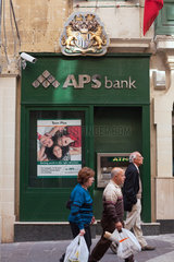 Valletta  Republik Malta  Geldautomat der APS Bank in der Republic Street