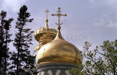Istra  goldene Kreuze und Kuppeln von Kirchen