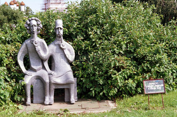 Statue von Albert Einstein und Nils Bor