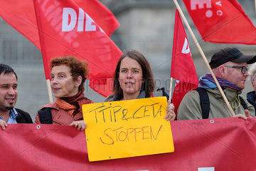 Berlin  Deutschland  TTIP stoppen - Protest vor dem Reichstag