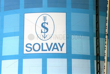 Logo des internationalen Chemie-und Pharmaunternehmens Solvay S.A.