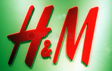 Logo der Bekleidungsfirma Hennes und Mauritz