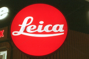 Berlin  Emblem des deutschen Kameraherstellers Leica