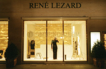 Berlin  Geschaeft der Luxusmarke Rene Lezard am Kurfuerstendamm