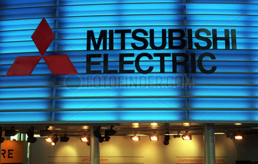 CeBIT 2001  Logo des Elektronikherstellers Mitsubishi Electric  Hannover  Deutschland