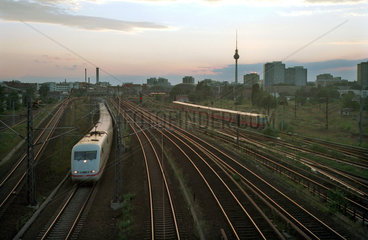 Berlin  Zug  S-Bahn und Bahnanlagen