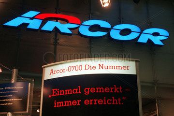 Logo  Schild  Emblem des Telefonnetzbetreibers ARCOR Mannesmann Telecommunications