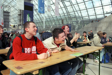 Jugendliche Besucher auf der Leipziger Buchmesse