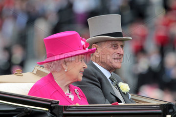 Ascot  Grossbritannien  Queen Elisabeth II und Ehemann Prince Philip