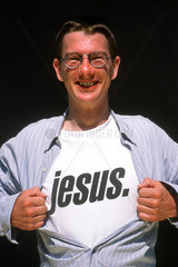 Gotha  Deutschland  junger Christ mit einem T-Shirt mit der Aufschrift jesus