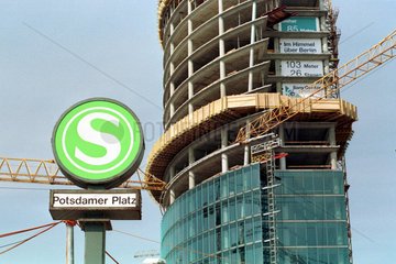 S-Bahnschild Potsdamer Platz  Berlin  Deutschland