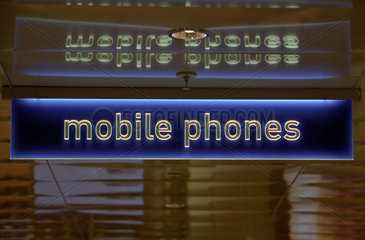 Hannover  CeBIT 2005  Schriftzug -mobile phones-