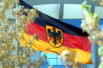 Wehende Deutschlandfahne mit Bundesadler