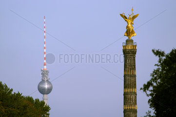 Die Siegessaeule und der Fernsehturm in Berlin