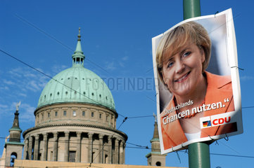 Wahlplakat der CDU und St. Nikolai-Kirche in Potsdam